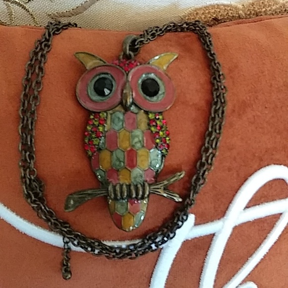 Large Embellished Owl Necklace Pendant - Picture 13 of 17